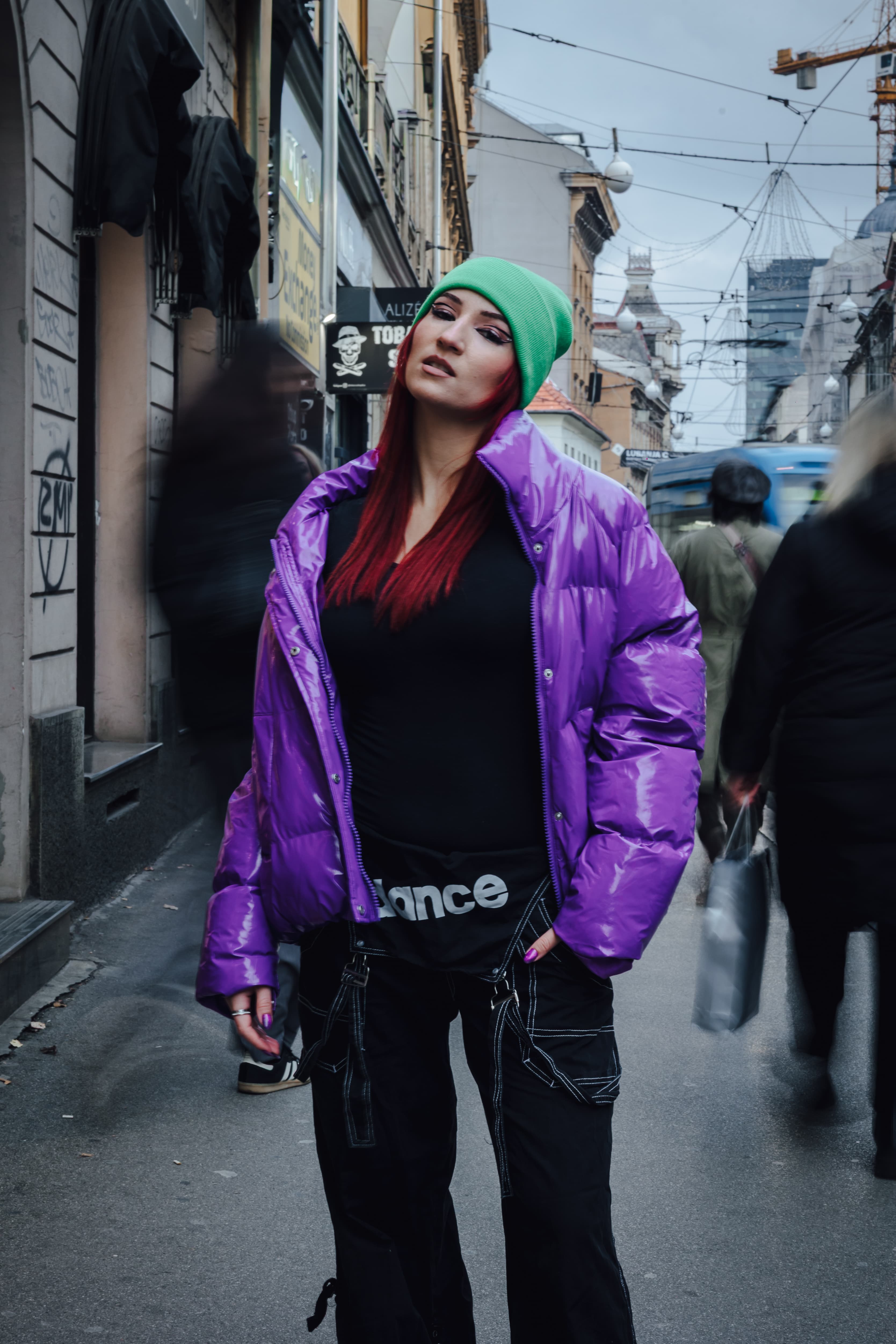 REAVI – purple jacket city